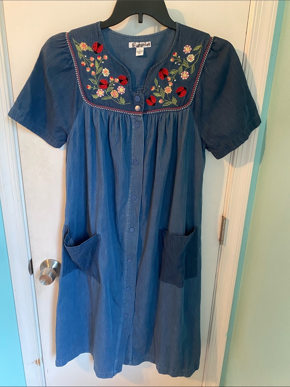 Go Softly Embroidered Ladybug snap-Front Patio/House Dress with Pockets vintage